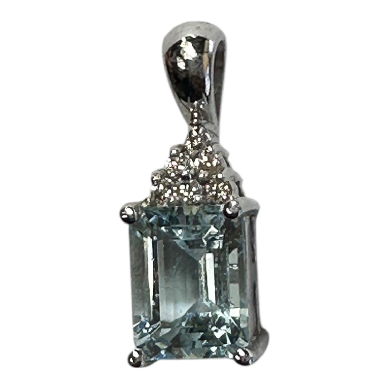 Pendentif en or blanc 14 carats, aigue-marine et diamant en vente 6