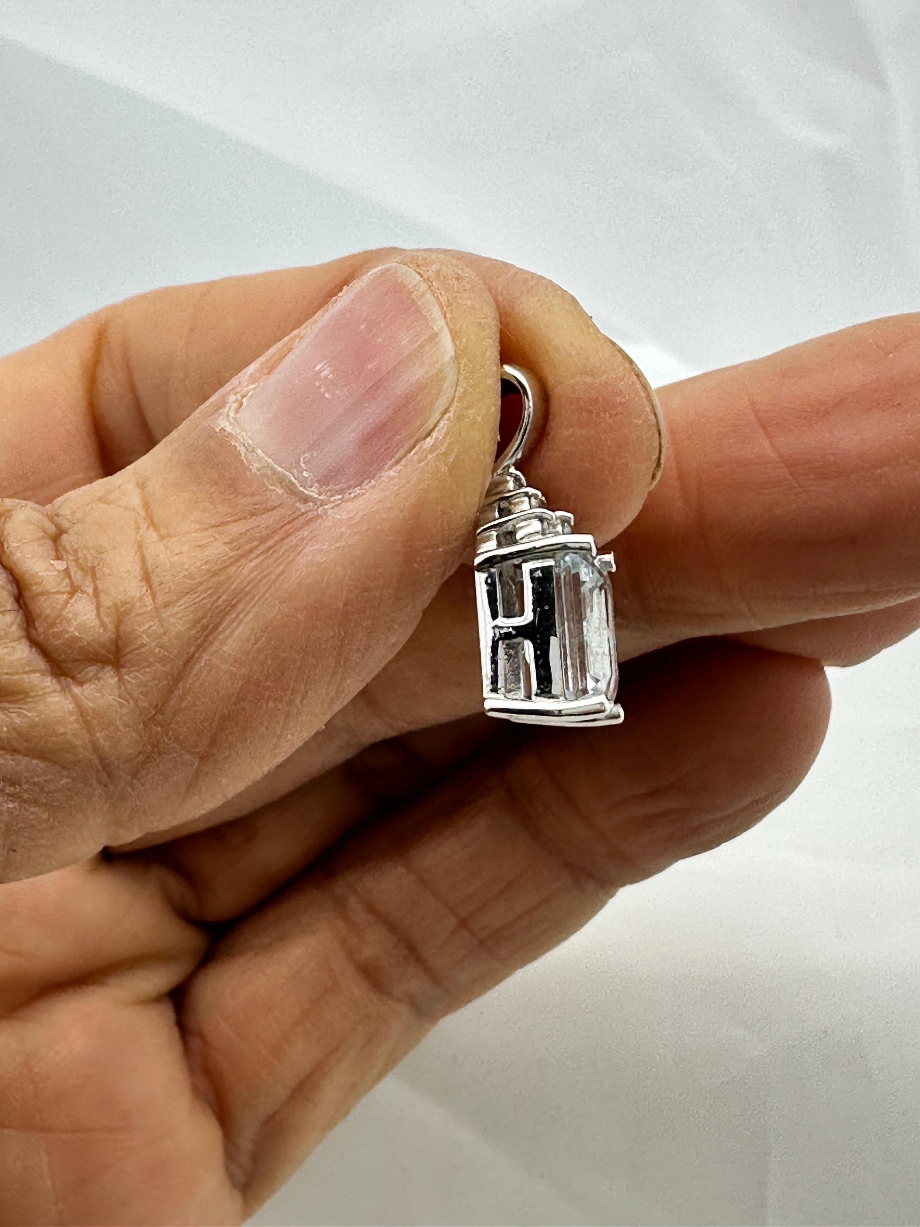 Pendentif en or blanc 14 carats, aigue-marine et diamant en vente 2