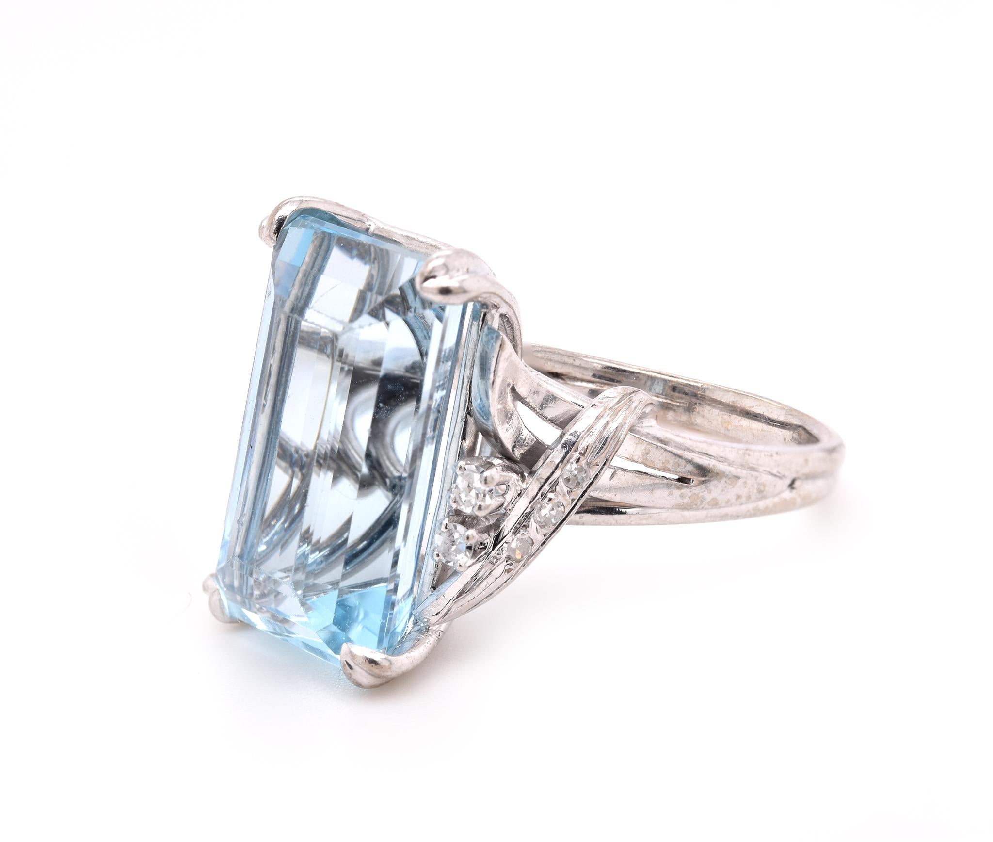 14 Karat White Gold Aquamarine and Diamond Ring In Excellent Condition In Scottsdale, AZ