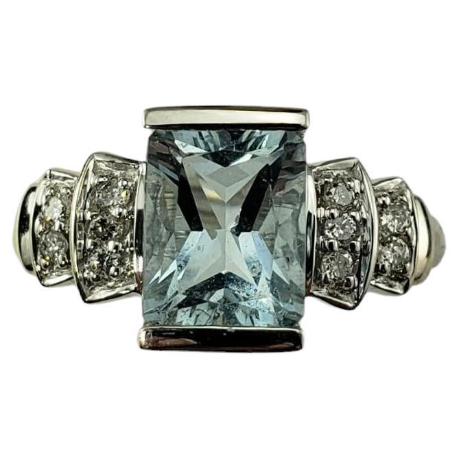 14 Karat White Gold Aquamarine and Diamond Ring Size 5.25 #17149 For Sale
