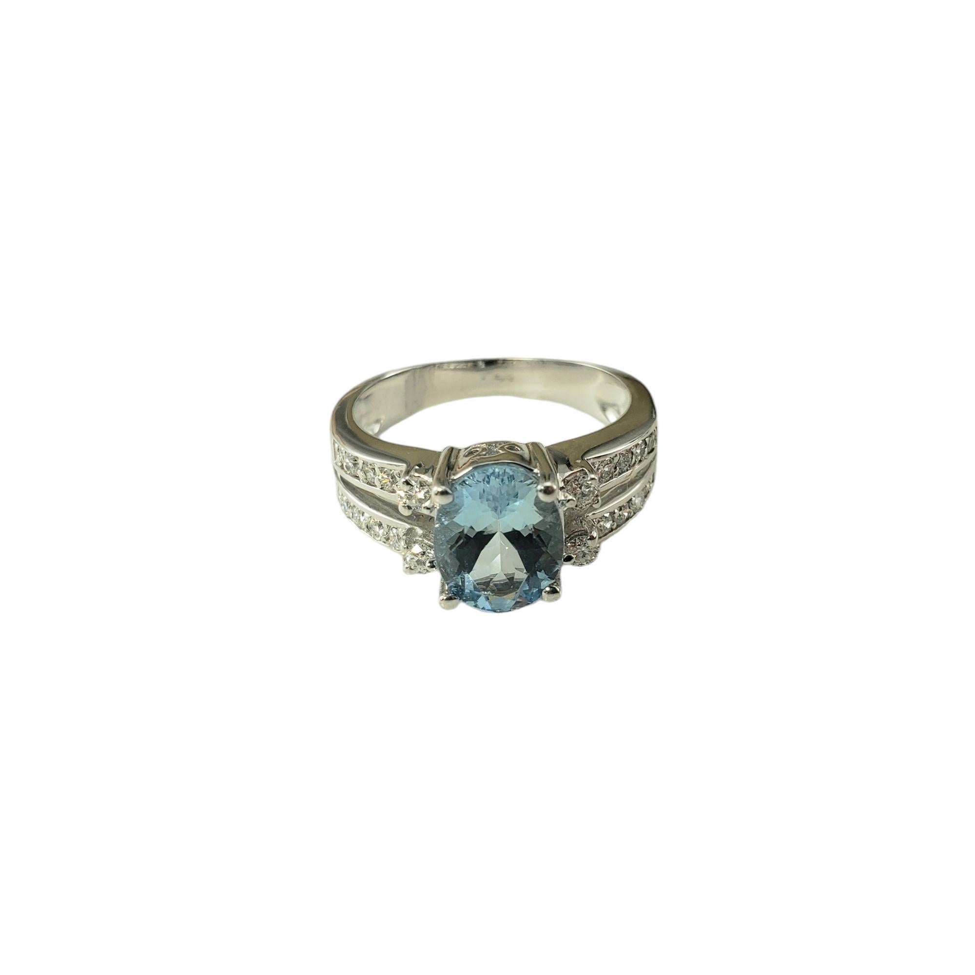 14 Karat White Gold Aquamarine and Diamond Ring Size 6.75 JAGi Certified

This lovely ring features one oval cut aquamarine (9.1 mm x 7.0 mm) and 18 round brilliant cut diamonds set in classic 14K white gold. 

 Shank: 3 mm.

Aquamarine weight: 1.74
