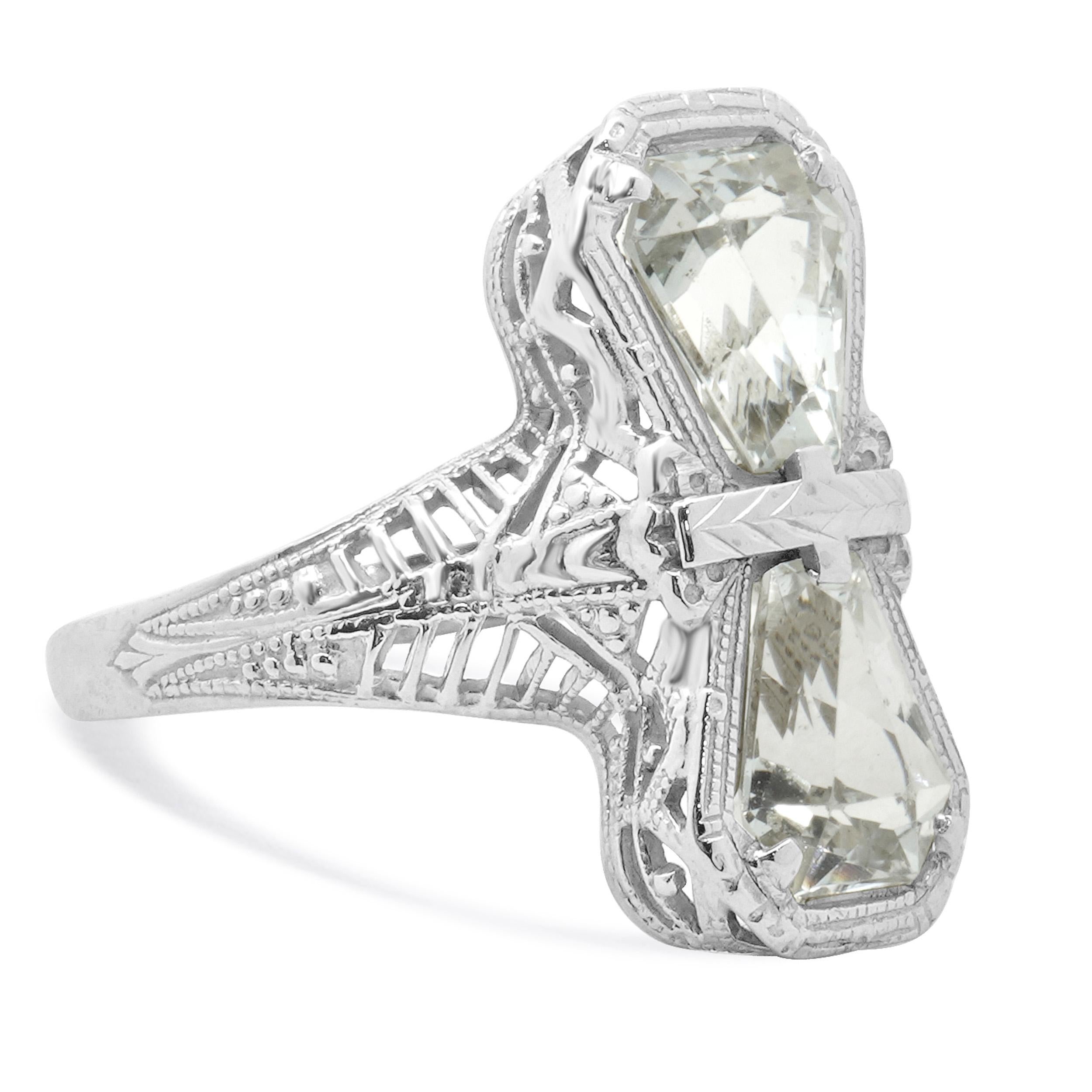 Trapezio Anello in filigrana con acquamarina in oro bianco 14 carati in vendita