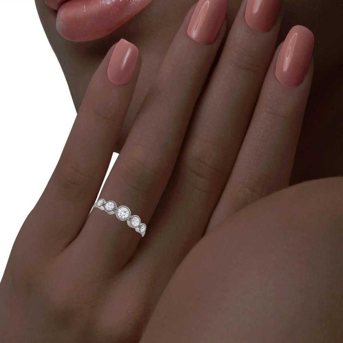 in vendita:  Anello Augusta in oro bianco 14 carati con castone e diamanti a grana grossa da 2/5 carati 4