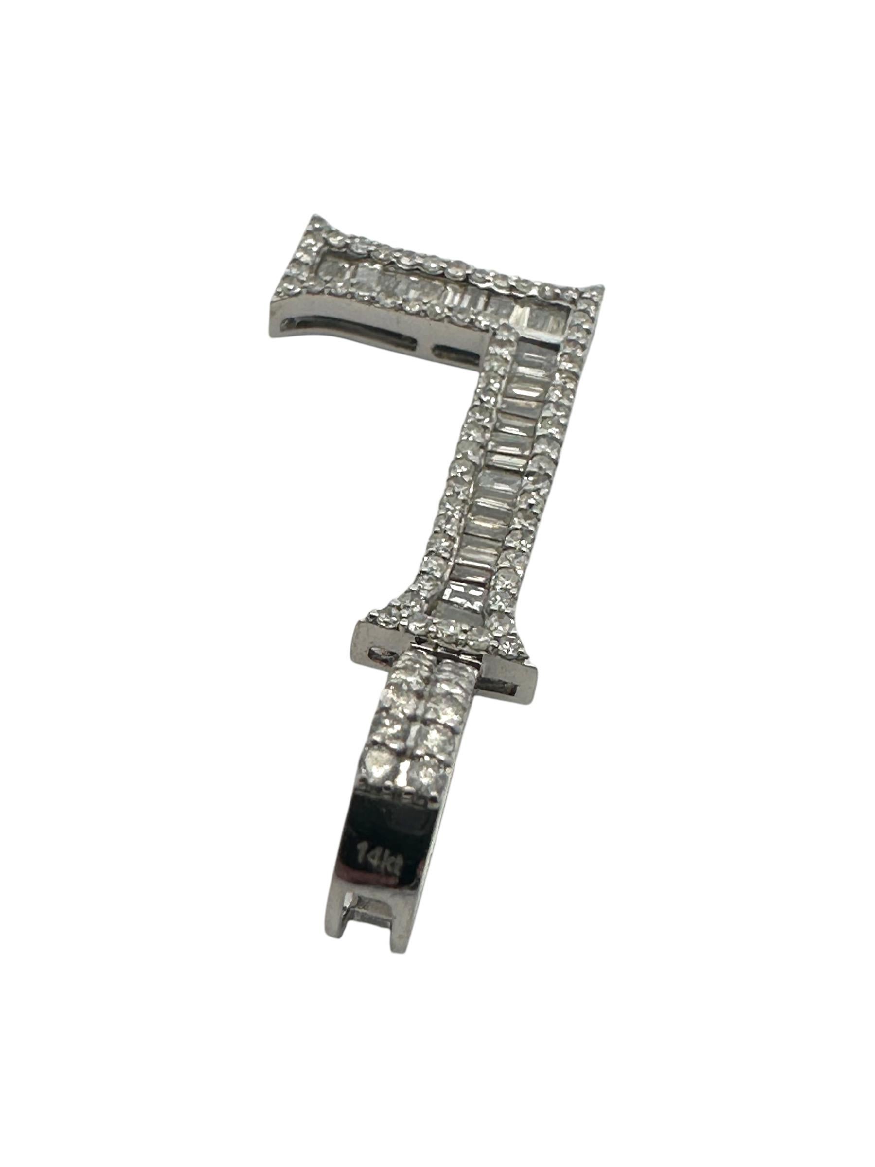 Collier pendentif initial « L » en or blanc 14 carats avec diamants baguettes et ronds Unisexe en vente