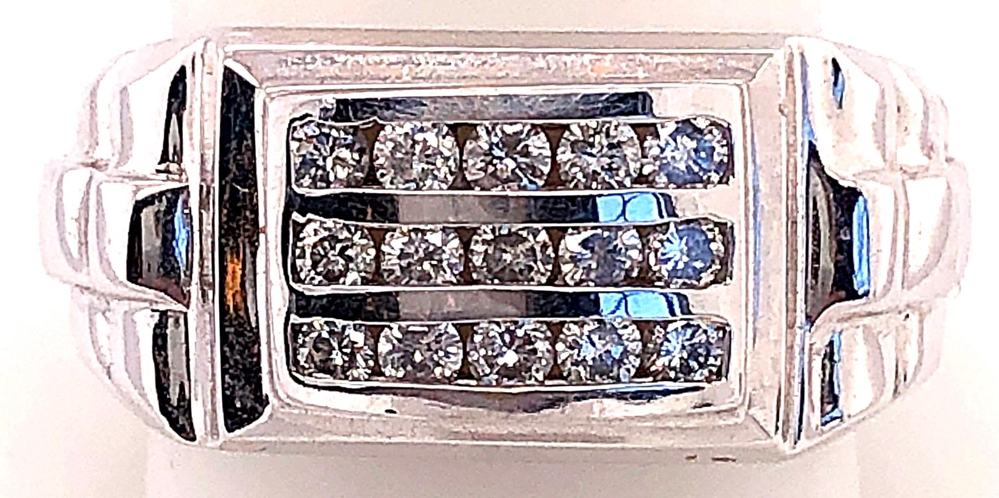Modern 14 Karat White Gold Band Bridal Wedding Ring with Three-Tier Diamonds For Sale