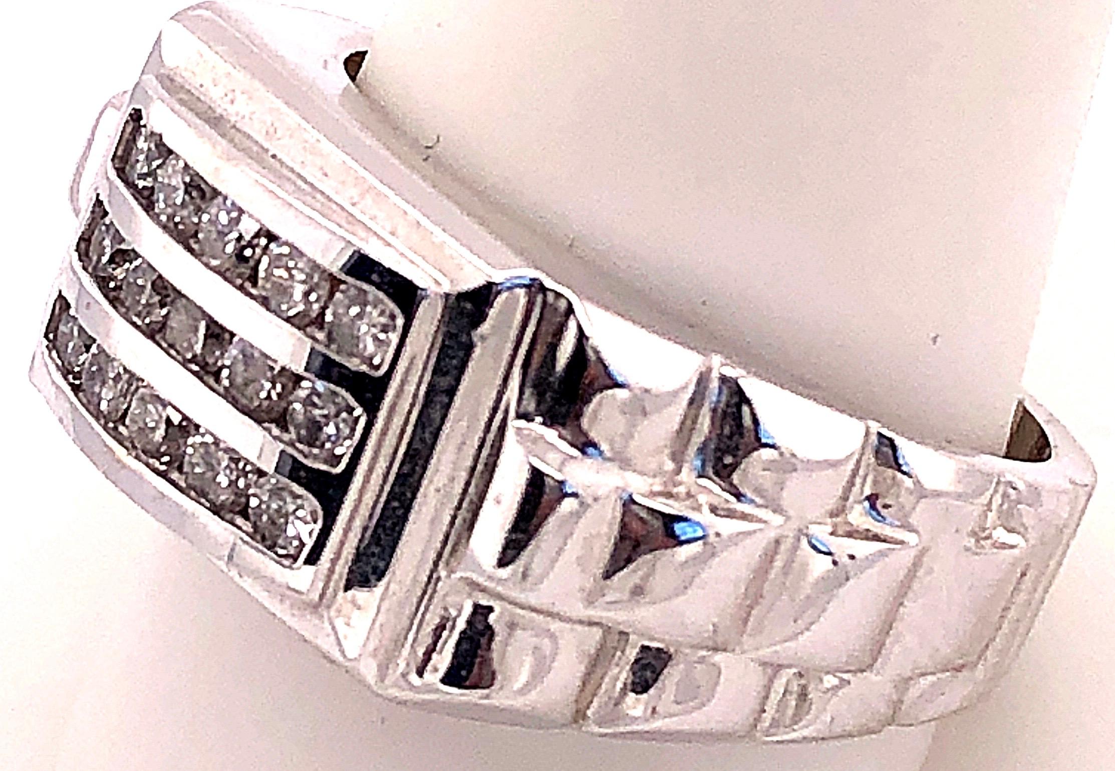 Round Cut 14 Karat White Gold Band Bridal Wedding Ring with Three-Tier Diamonds For Sale