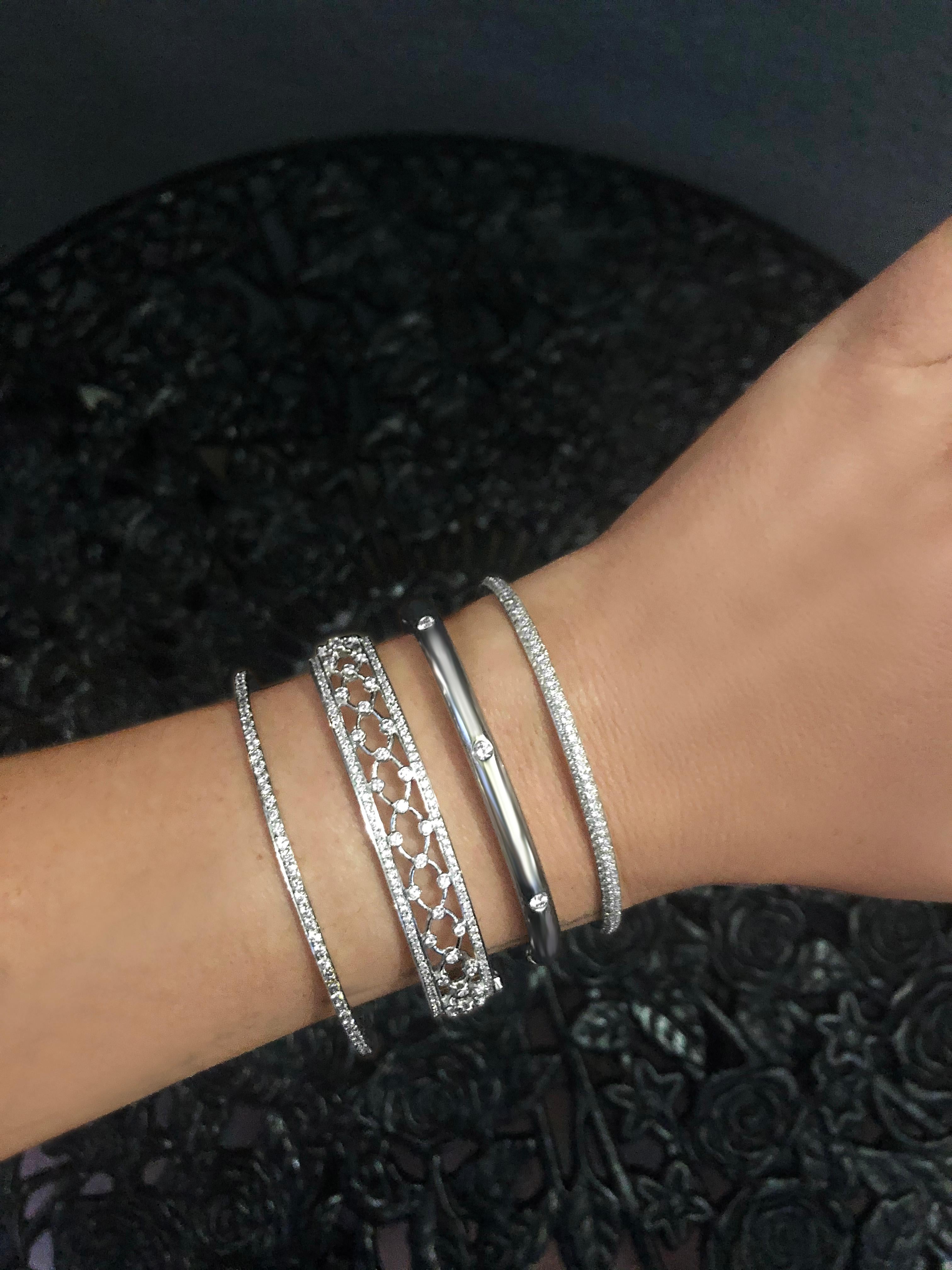 14 Karat Weißgold Armreif aus 14 Karat Weißgold Venedig mit 134 runden Diamanten 1,50 Karat Damen im Angebot