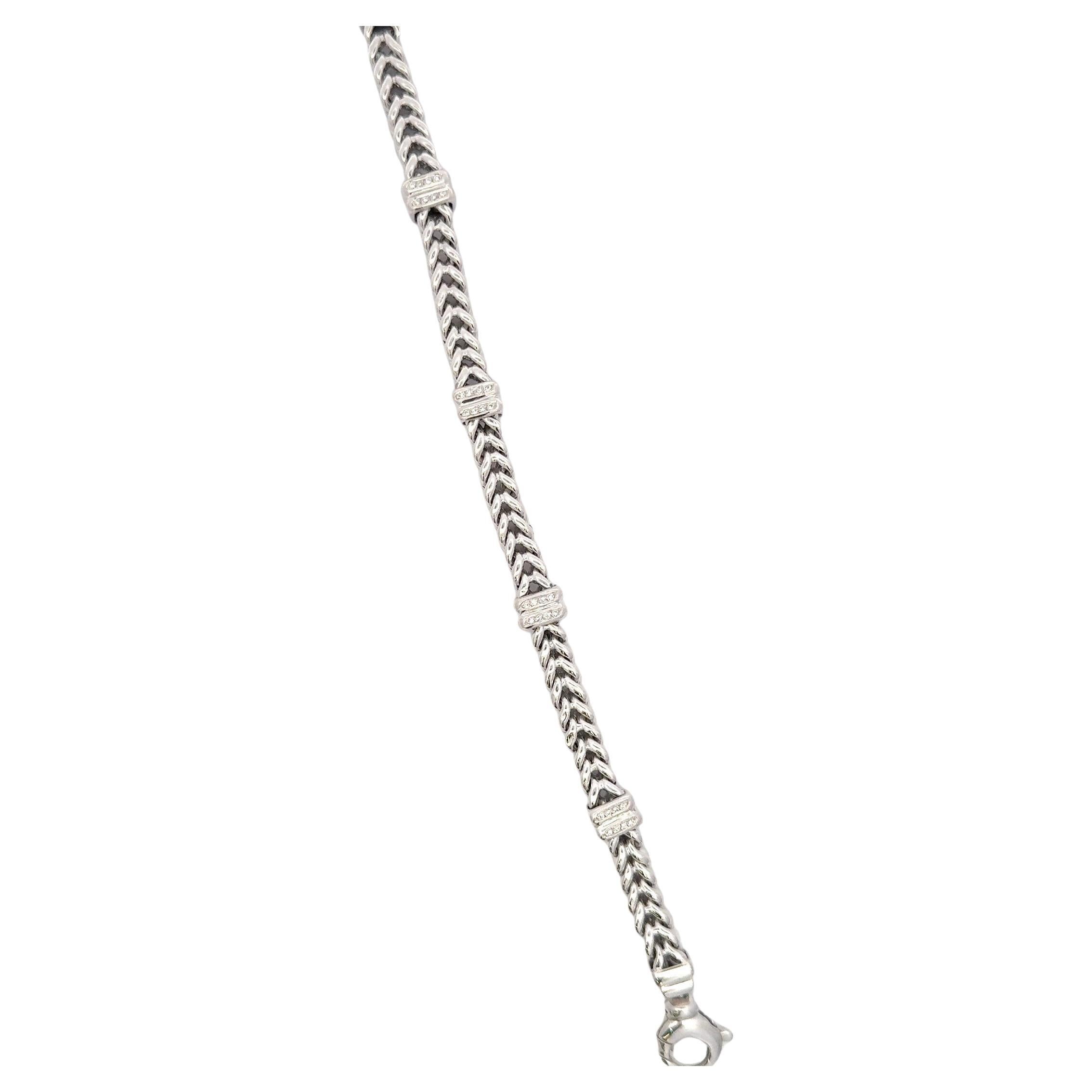 Taille ronde Bracelet à maillons en forme de V en or blanc 14 carats 27,1 grammes 0,35 carats 7,5 pouces en vente