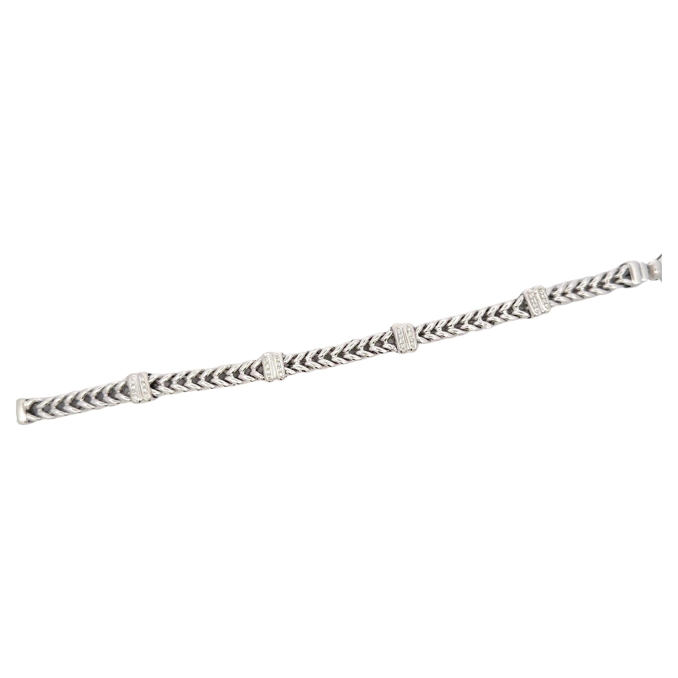 Bracelet à maillons en forme de V en or blanc 14 carats 27,1 grammes 0,35 carats 7,5 pouces Unisexe en vente