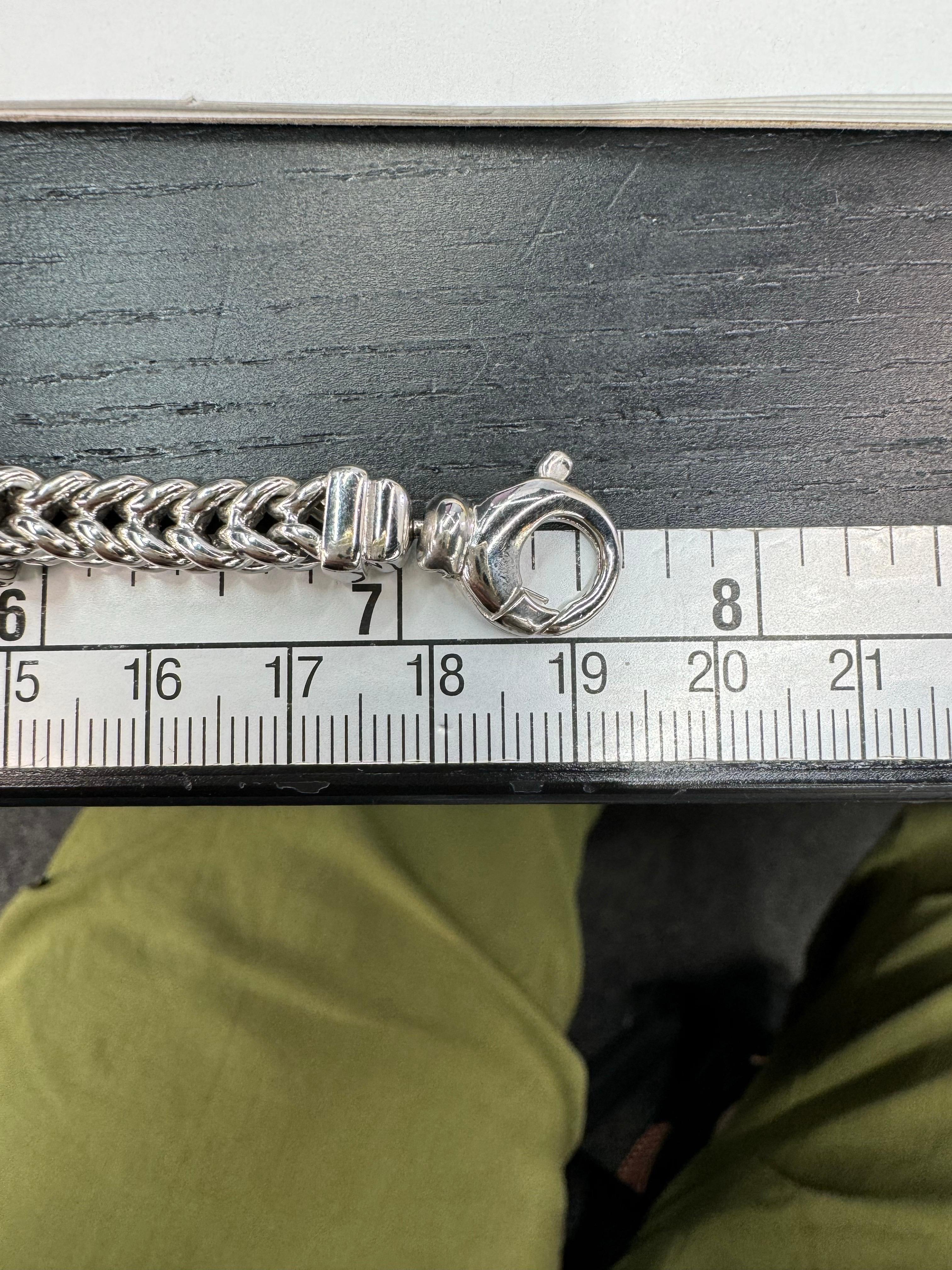 Bracelet à maillons en forme de V en or blanc 14 carats 27,1 grammes 0,35 carats 7,5 pouces en vente 1