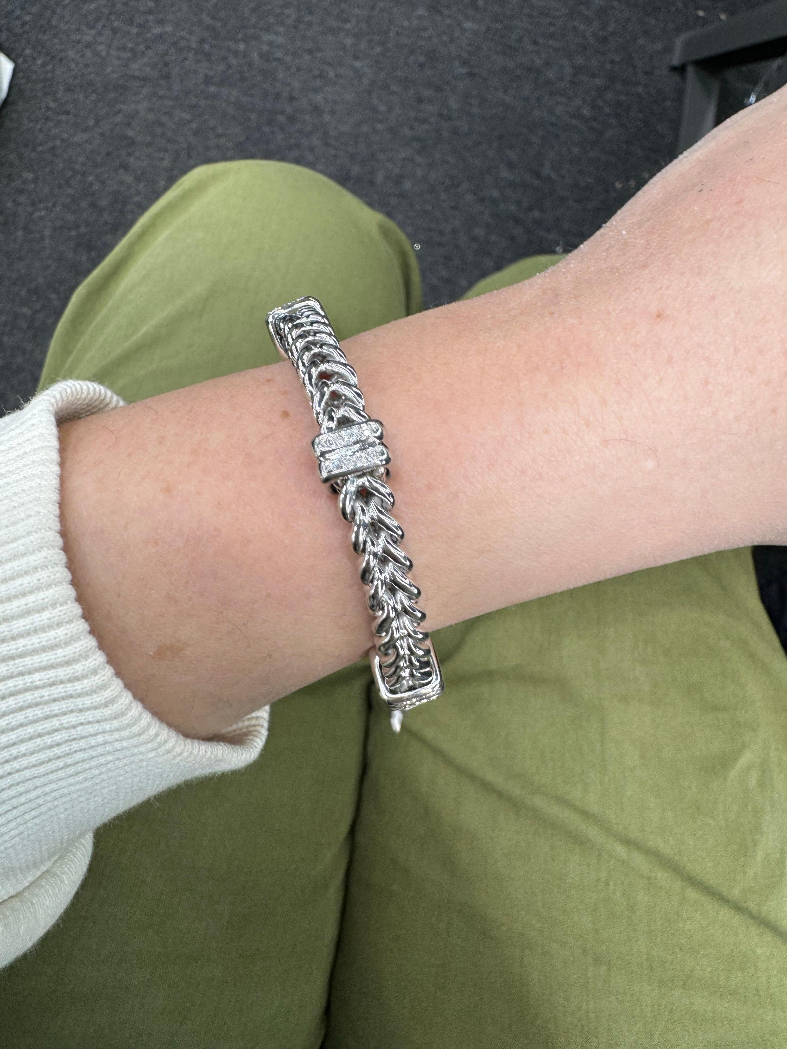 Bracelet à maillons en forme de V en or blanc 14 carats 27,1 grammes 0,35 carats 7,5 pouces en vente 3