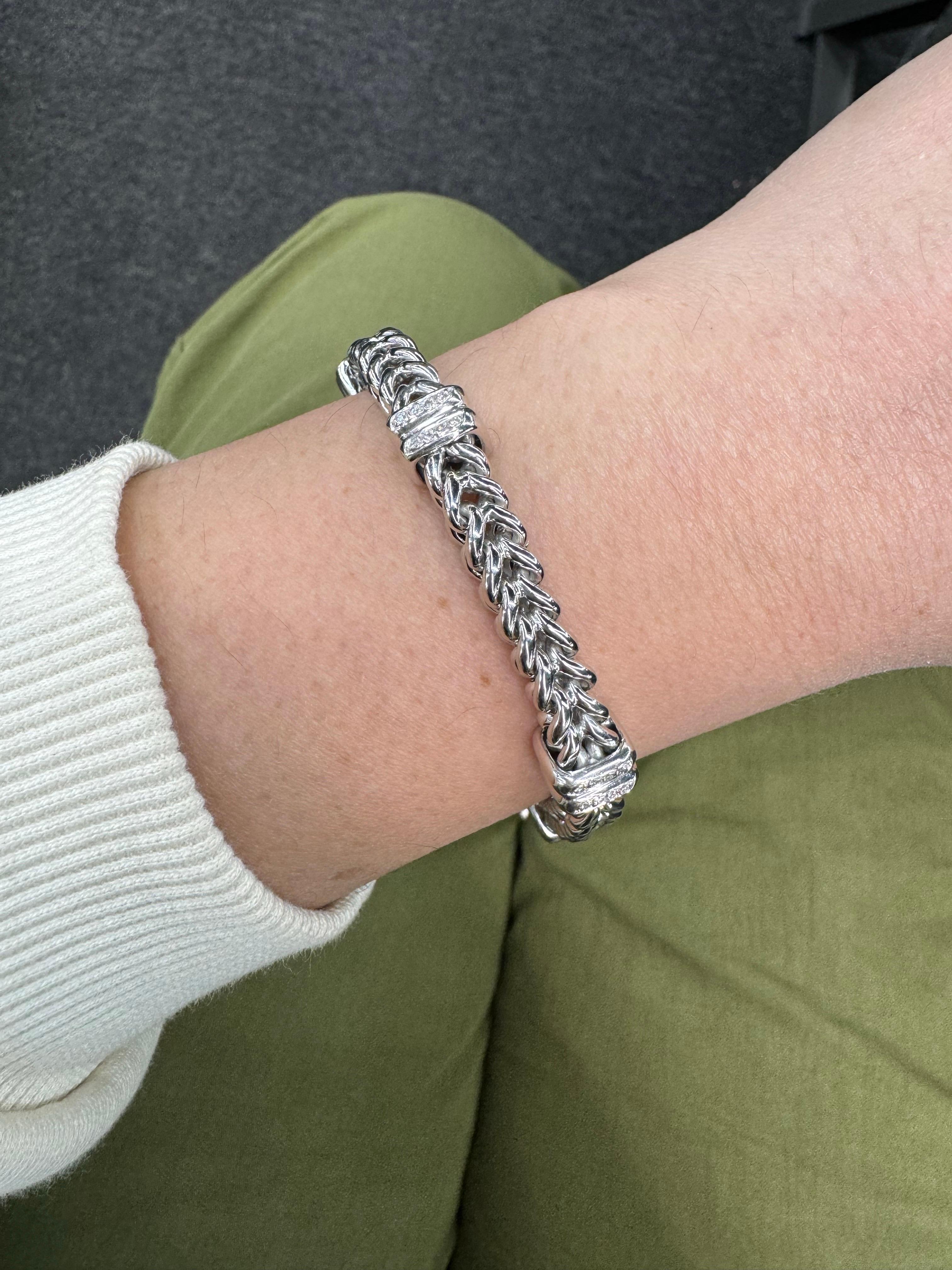 Bracelet à maillons en forme de V en or blanc 14 carats 27,1 grammes 0,35 carats 7,5 pouces en vente 4