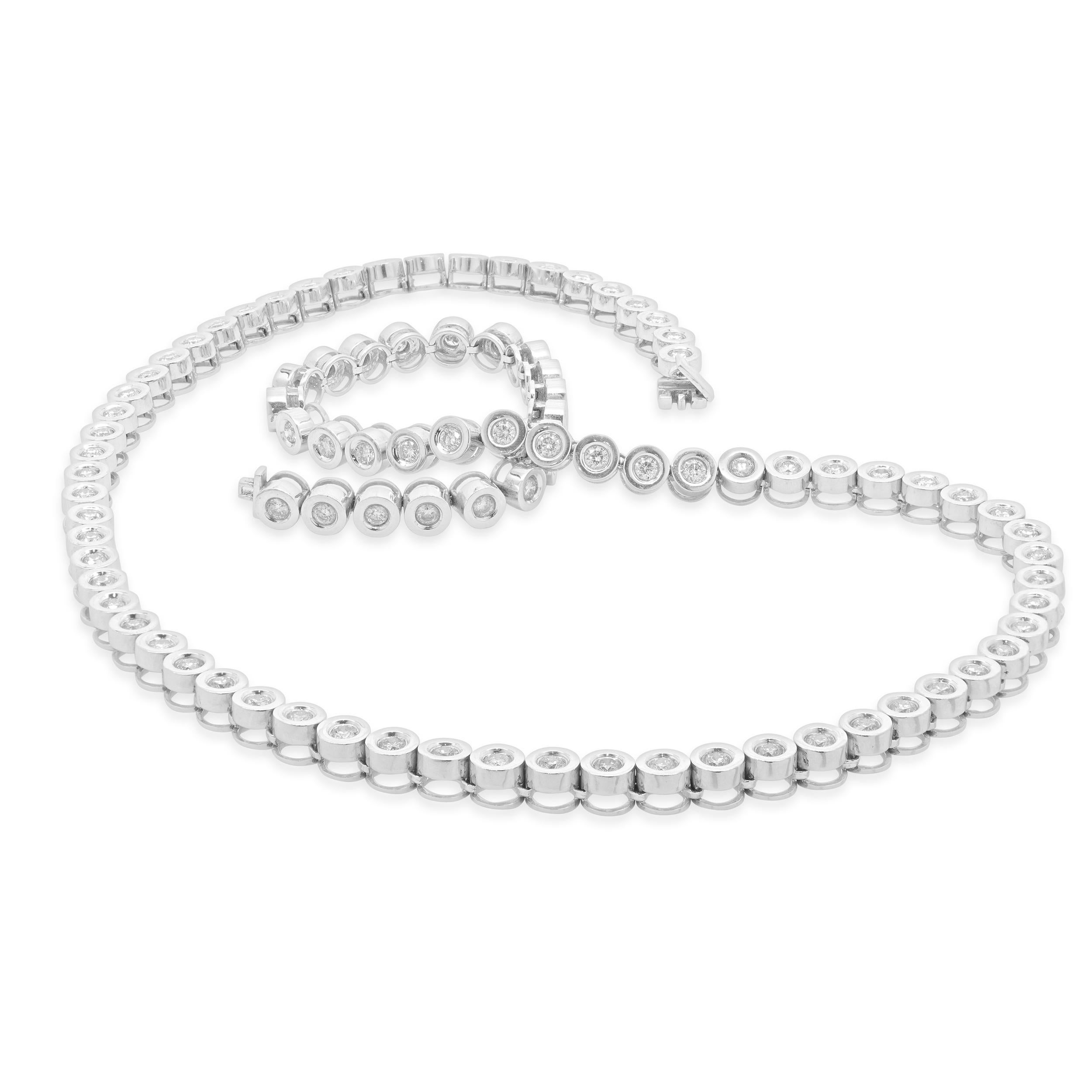 
Designer : design personnalisé
Matériau : Or blanc 14K
Diamant : 92 diamants ronds de taille brillant = 23.00cttw
Couleur : H / I
Clarté : I1
Dimensions : le collier mesure 30 pouces de long.
Poids : 192 grammes
