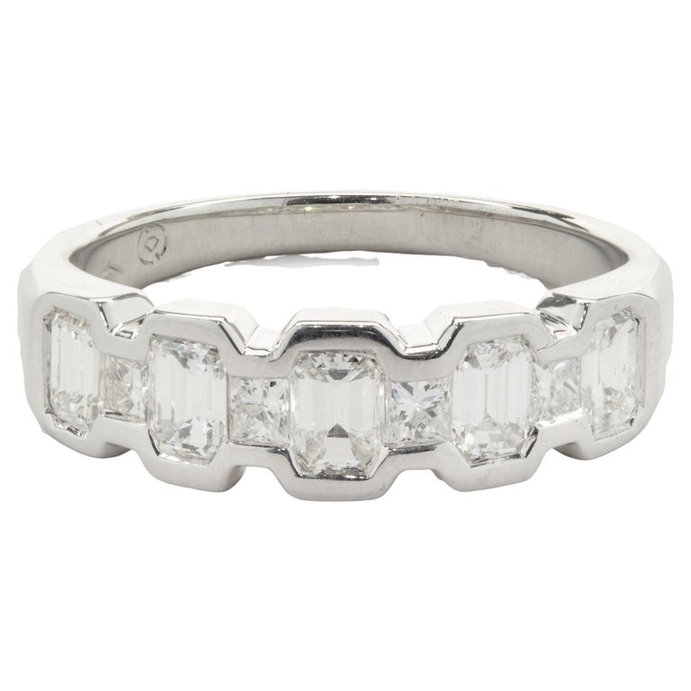 18 Karat White Gold Bezel Set Emerald Cut Diamond Band For Sale at 1stDibs