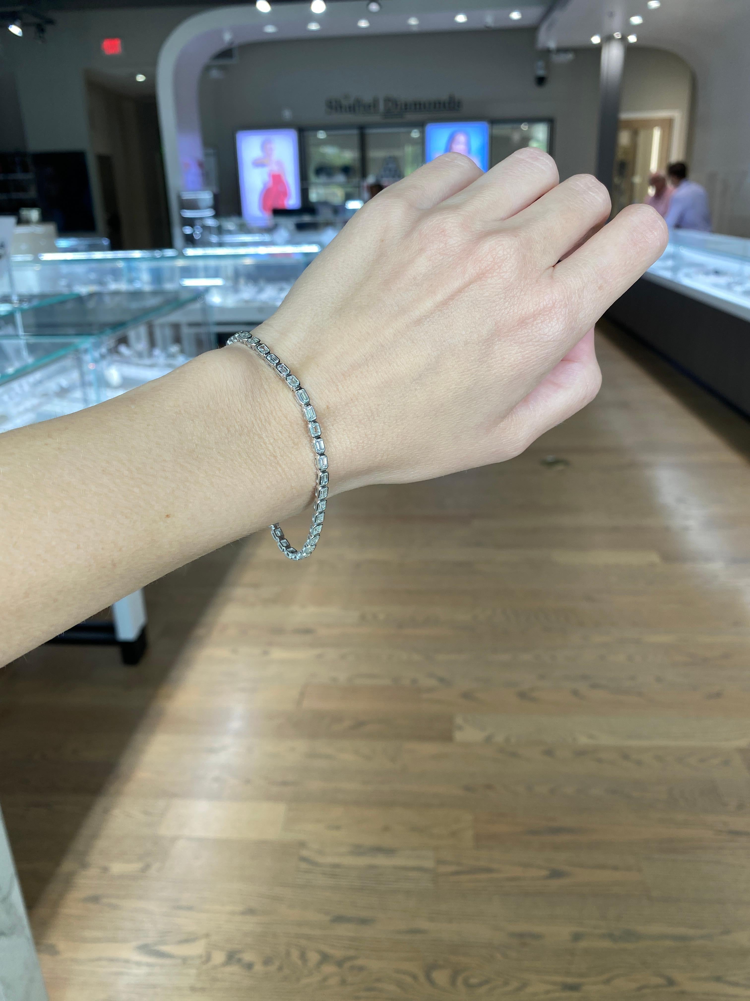 Women's or Men's 14 Karat White Gold Bezel Set Emerald Cut Diamond Bracelet For Sale