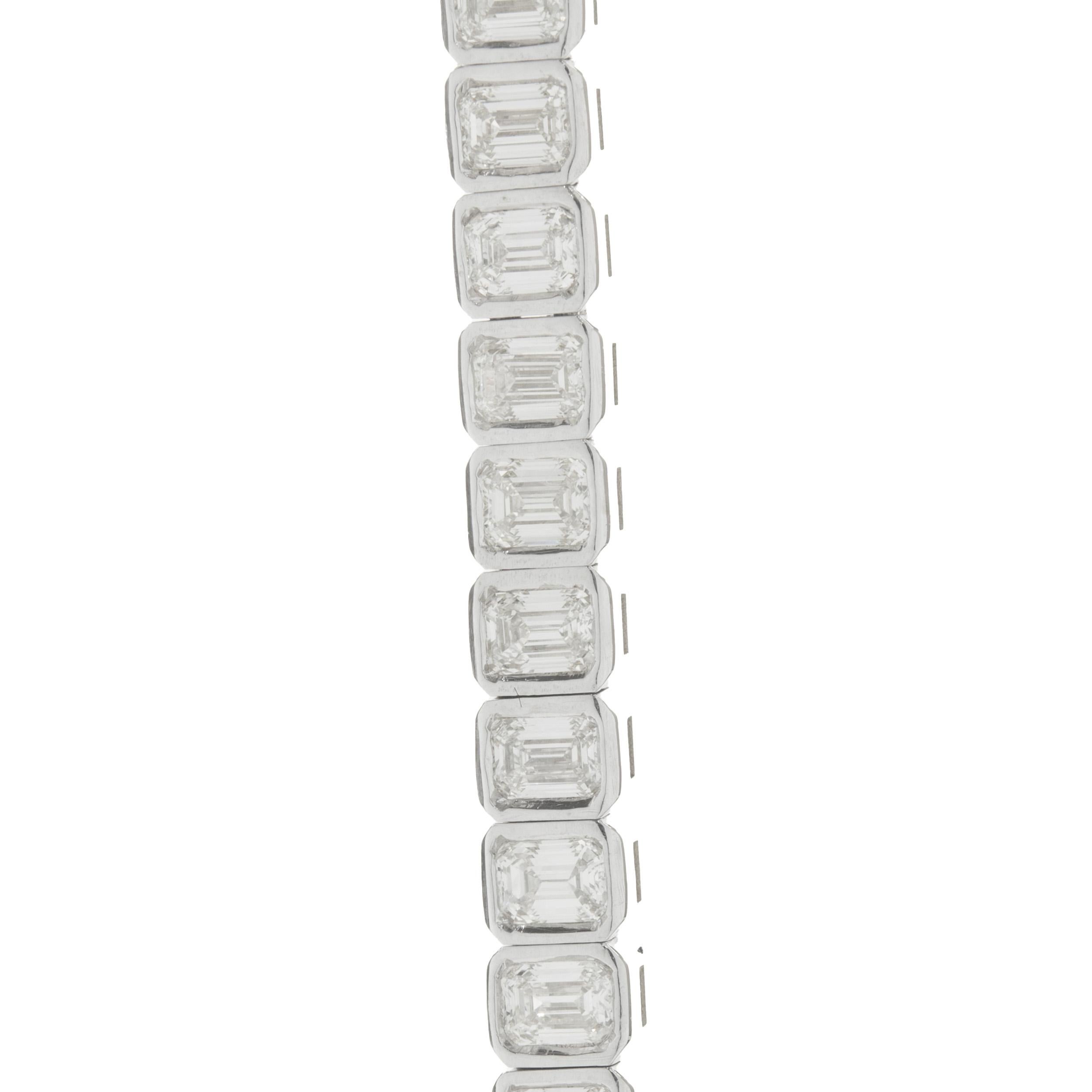 Women's or Men's 14 Karat White Gold Bezel Set Emerald Cut Diamond Tennis Bracelet For Sale