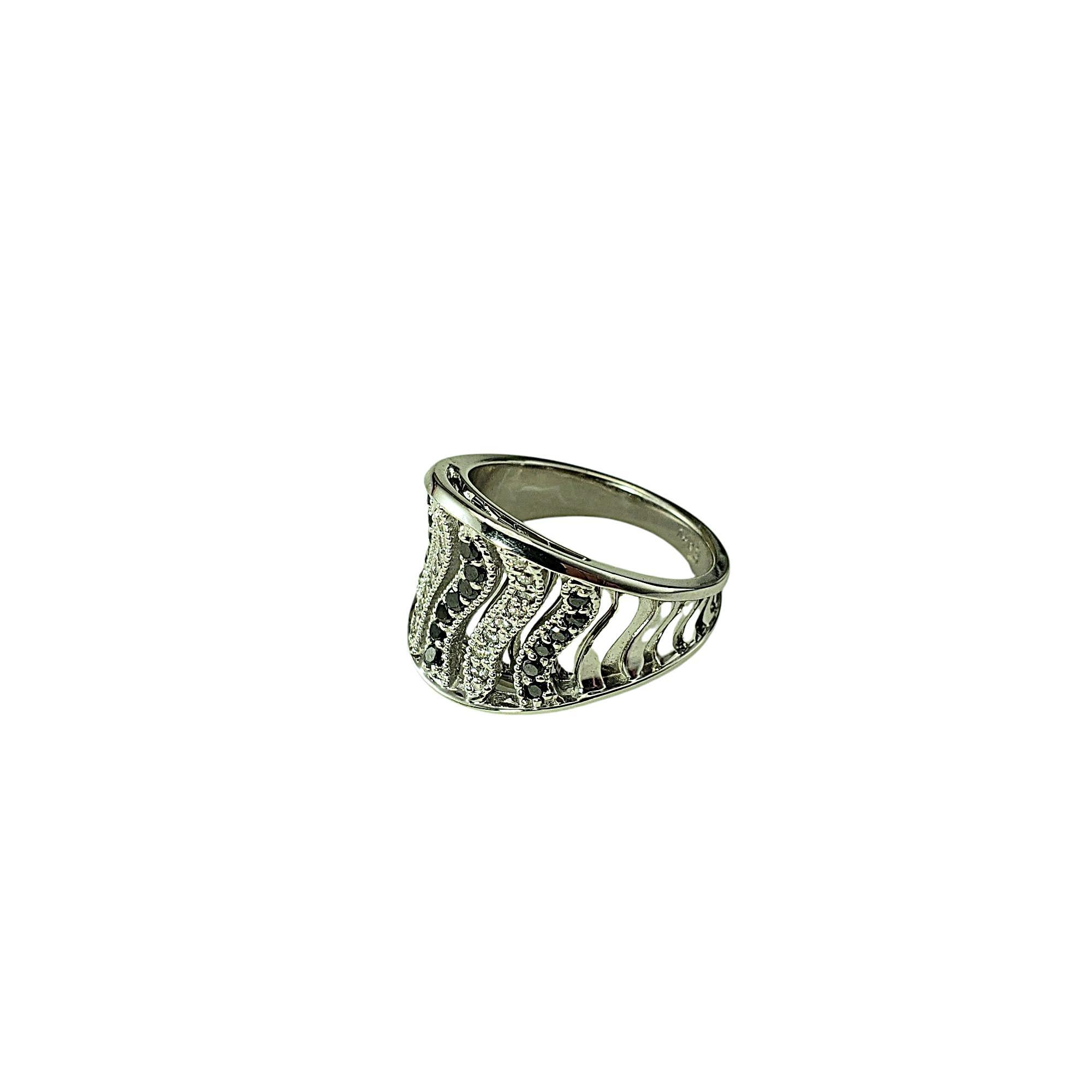 Taglio brillante Anello a fascia in oro bianco 14 carati con diamanti bianchi e neri misura 8,25 #21454 in vendita