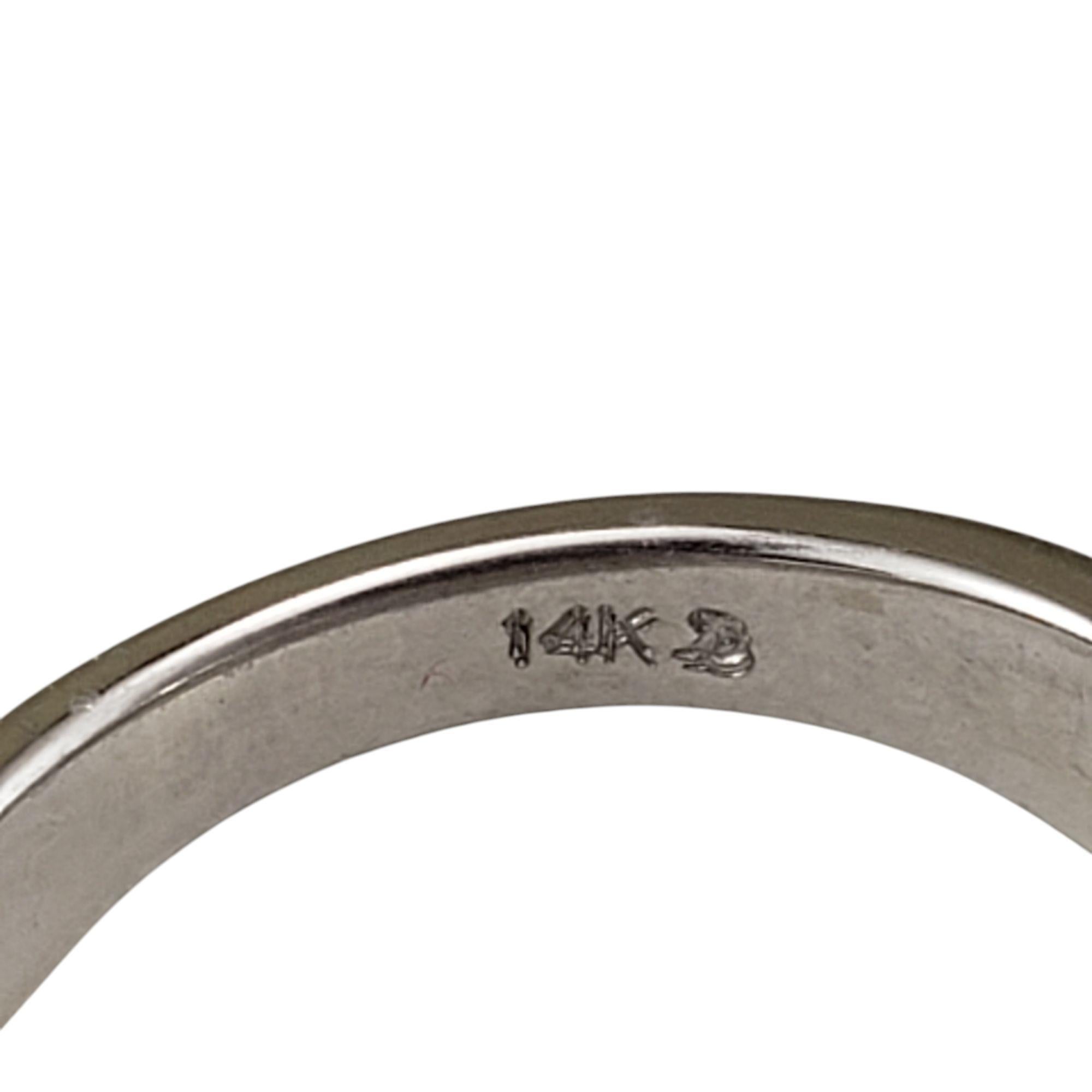 Anello a fascia in oro bianco 14 carati con diamanti bianchi e neri misura 8,25 #21454 in vendita 1