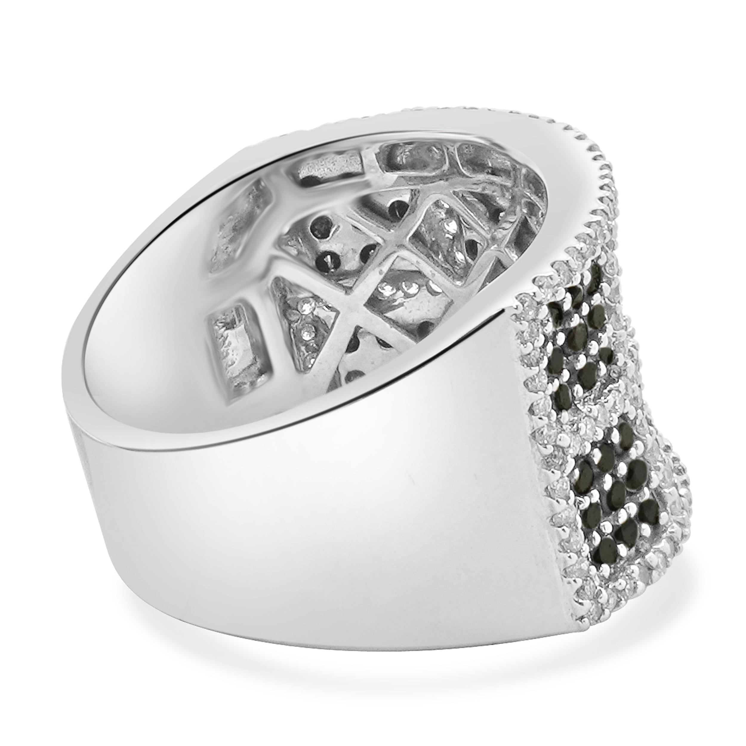 14 Karat Weißgold Schwarzer und weißer Diamant-Blockring mit Schwarz-Weiß-Diamant im Zustand „Hervorragend“ im Angebot in Scottsdale, AZ