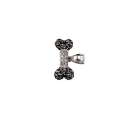 Breloque chien os en or blanc 14 carats et diamants noirs et blancs #21341