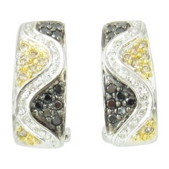 Pendientes de oro blanco de 14 quilates con diamantes blancos y negros