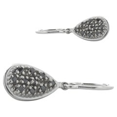 Boucles d'oreilles pendantes en or blanc 14 carats avec diamants noirs en forme de poire