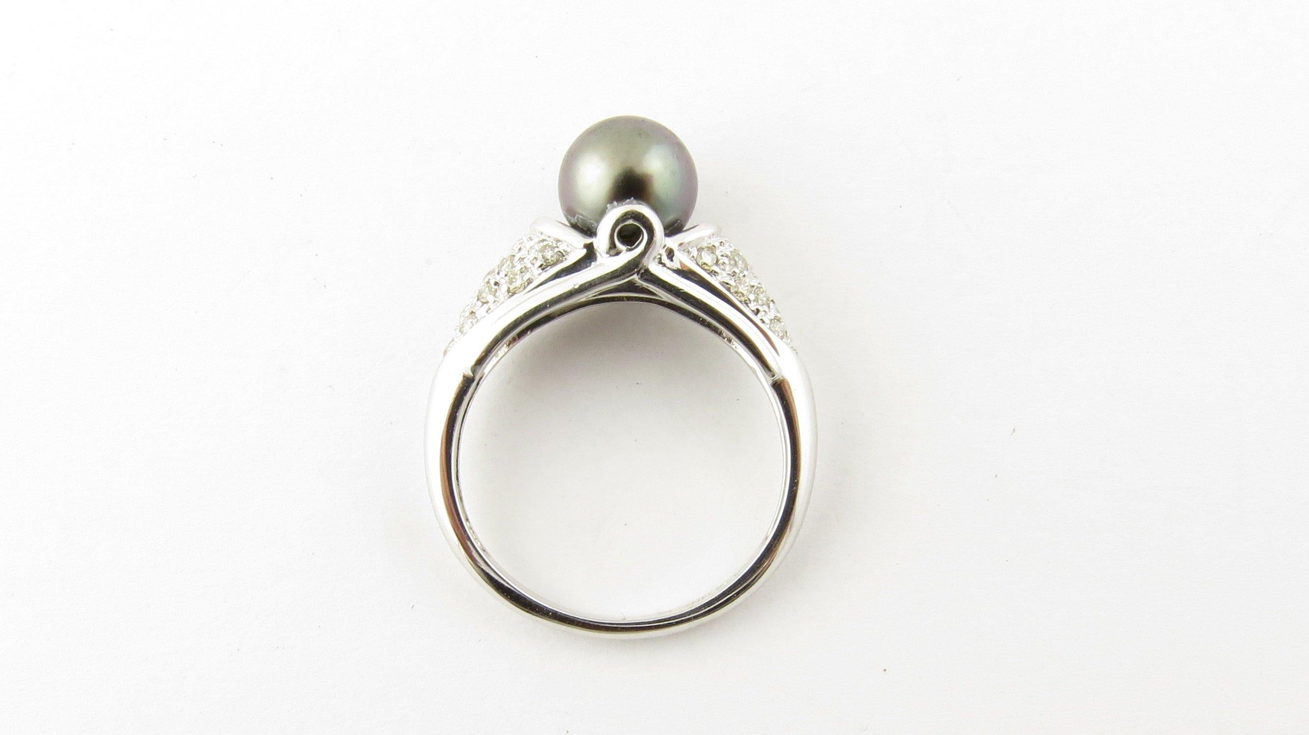 14 Karat White Gold Black Pearl and Diamond Ring In Good Condition In Washington Depot, CT