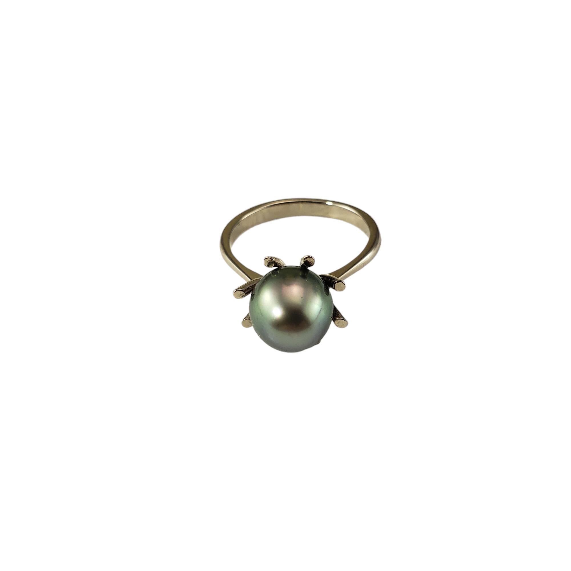 Round Cut 14 Karat White Gold Black Pearl Ring Size 10 #18350 For Sale