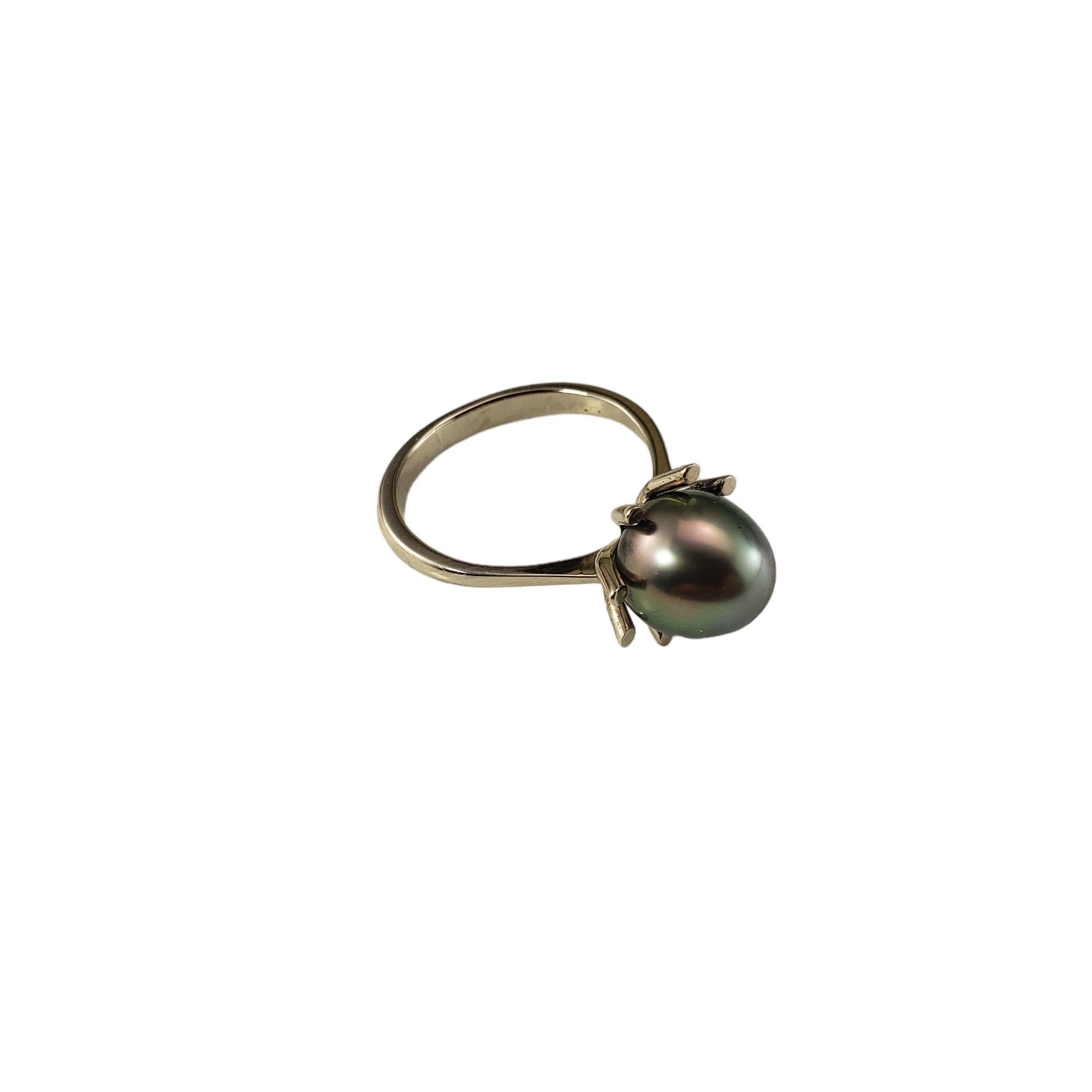 14 Karat White Gold Black Pearl Ring Size 10 #18350 In Good Condition For Sale In Washington Depot, CT