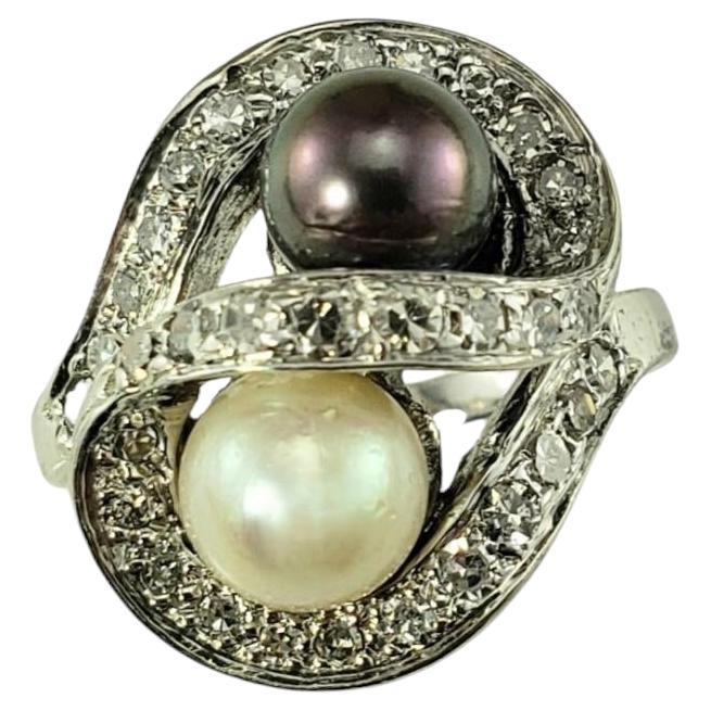 14 Karat White Gold Black & White Pearl and Diamond Ring Size 4.5 #19551 For Sale