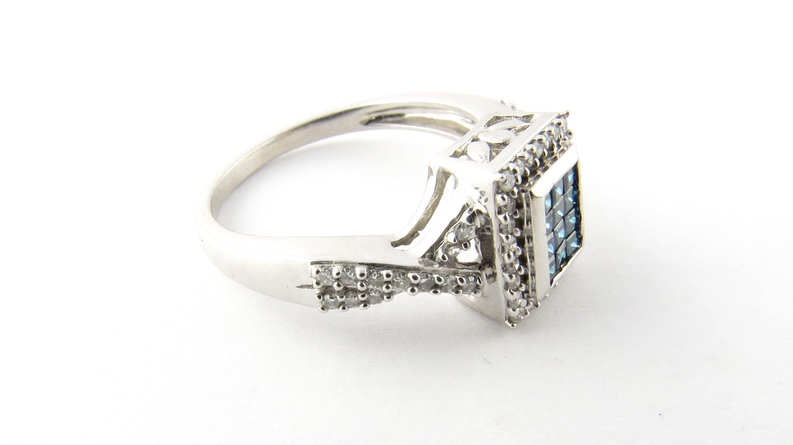 14 Karat White Gold Blue and White Diamond Ring In Good Condition In Washington Depot, CT