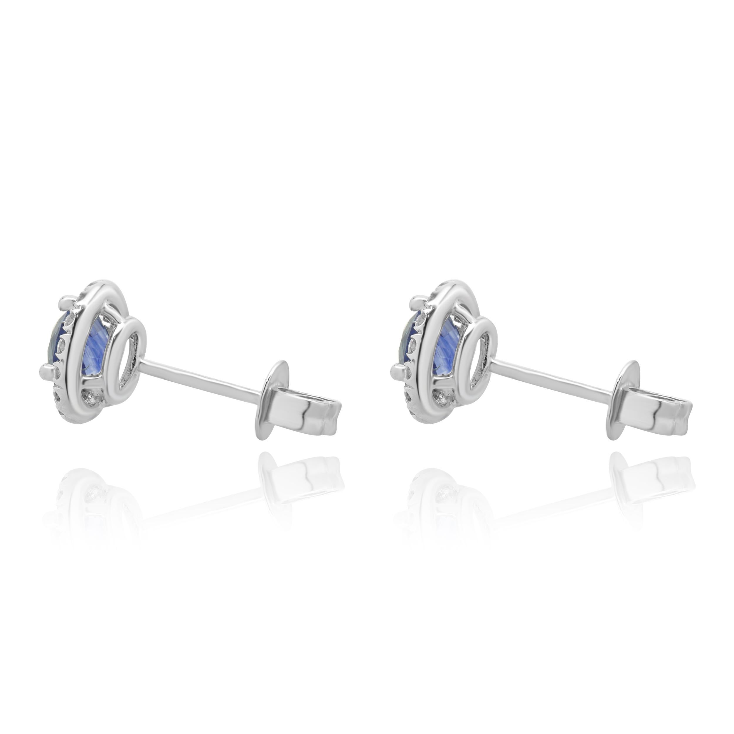 Taille ronde Boucles d'oreilles Halo en or blanc 14 carats saphir bleu et diamant en vente