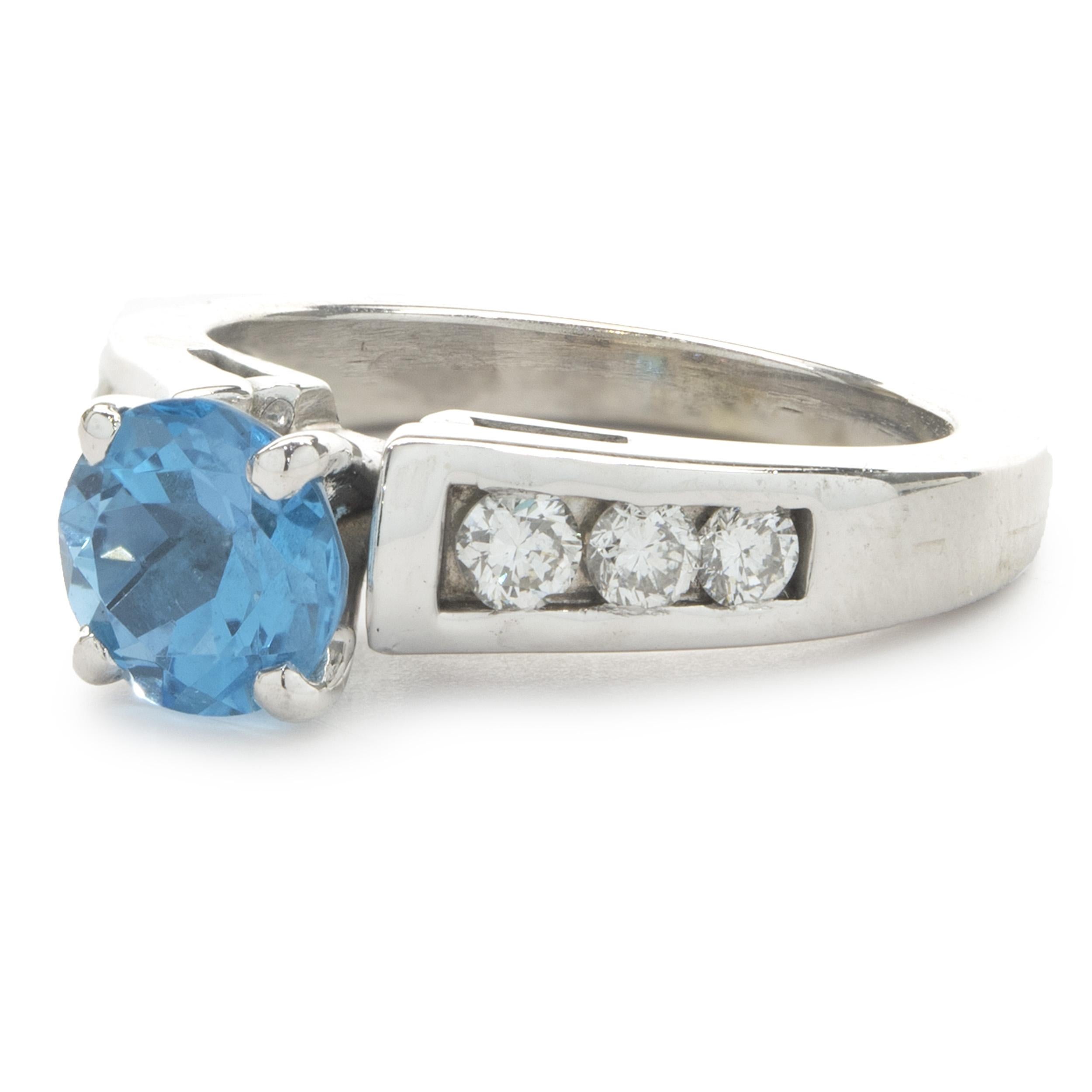 14 Karat Weißgold Ring mit blauem Topas und Diamanten im Zustand „Hervorragend“ im Angebot in Scottsdale, AZ