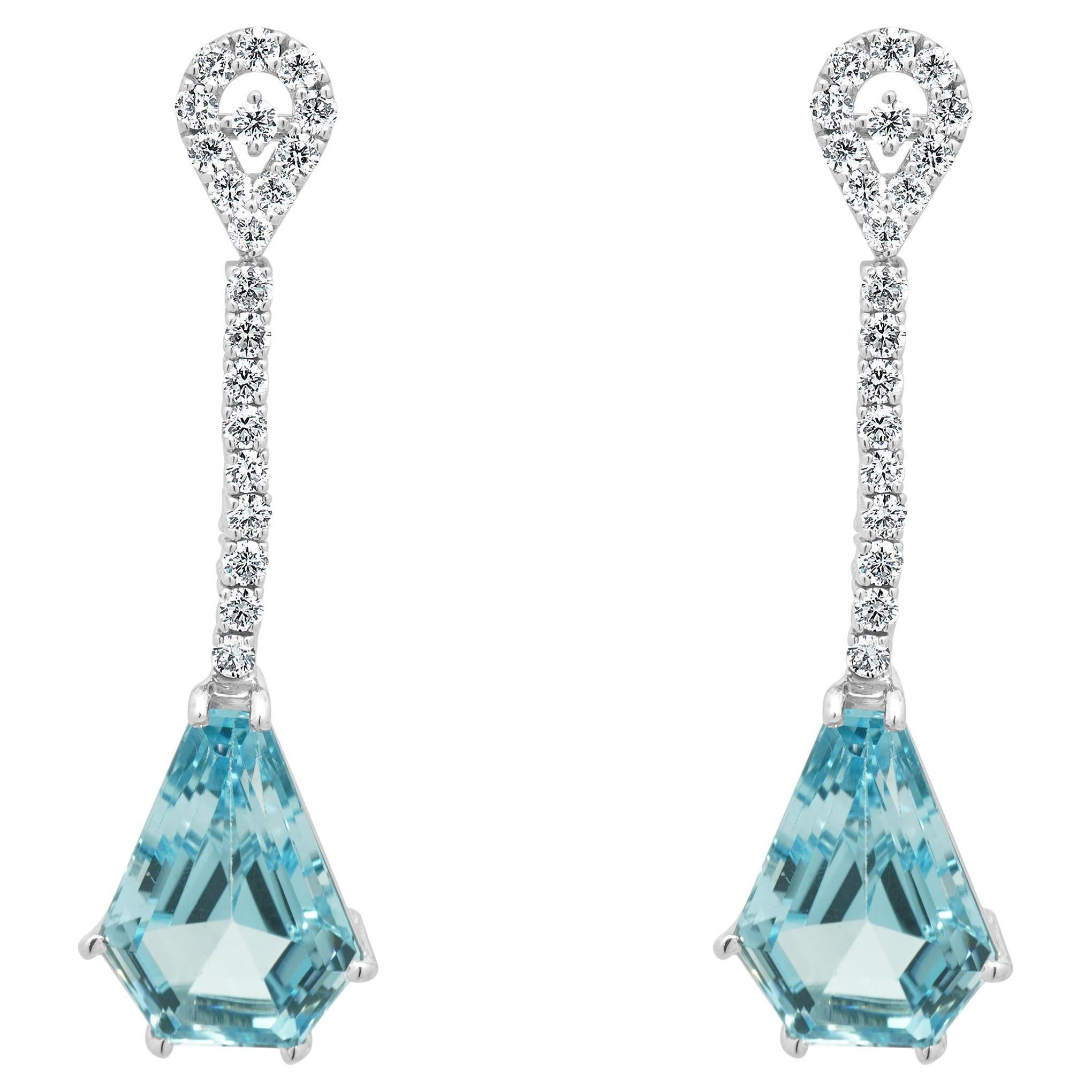 Orecchini a goccia in oro bianco 14 carati con topazio blu e diamanti