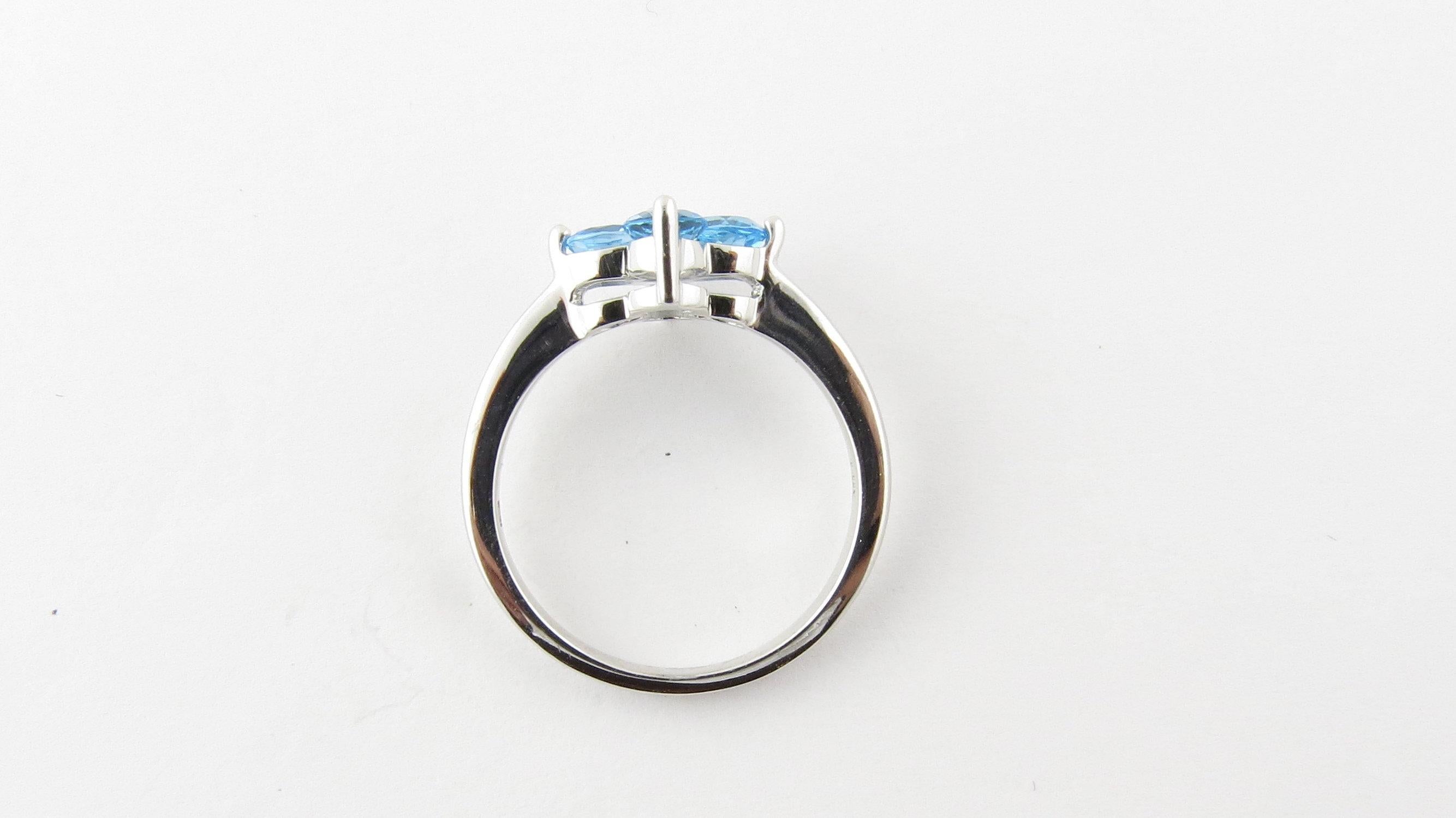 14 Karat White Gold Blue Topaz Ring In Good Condition In Washington Depot, CT