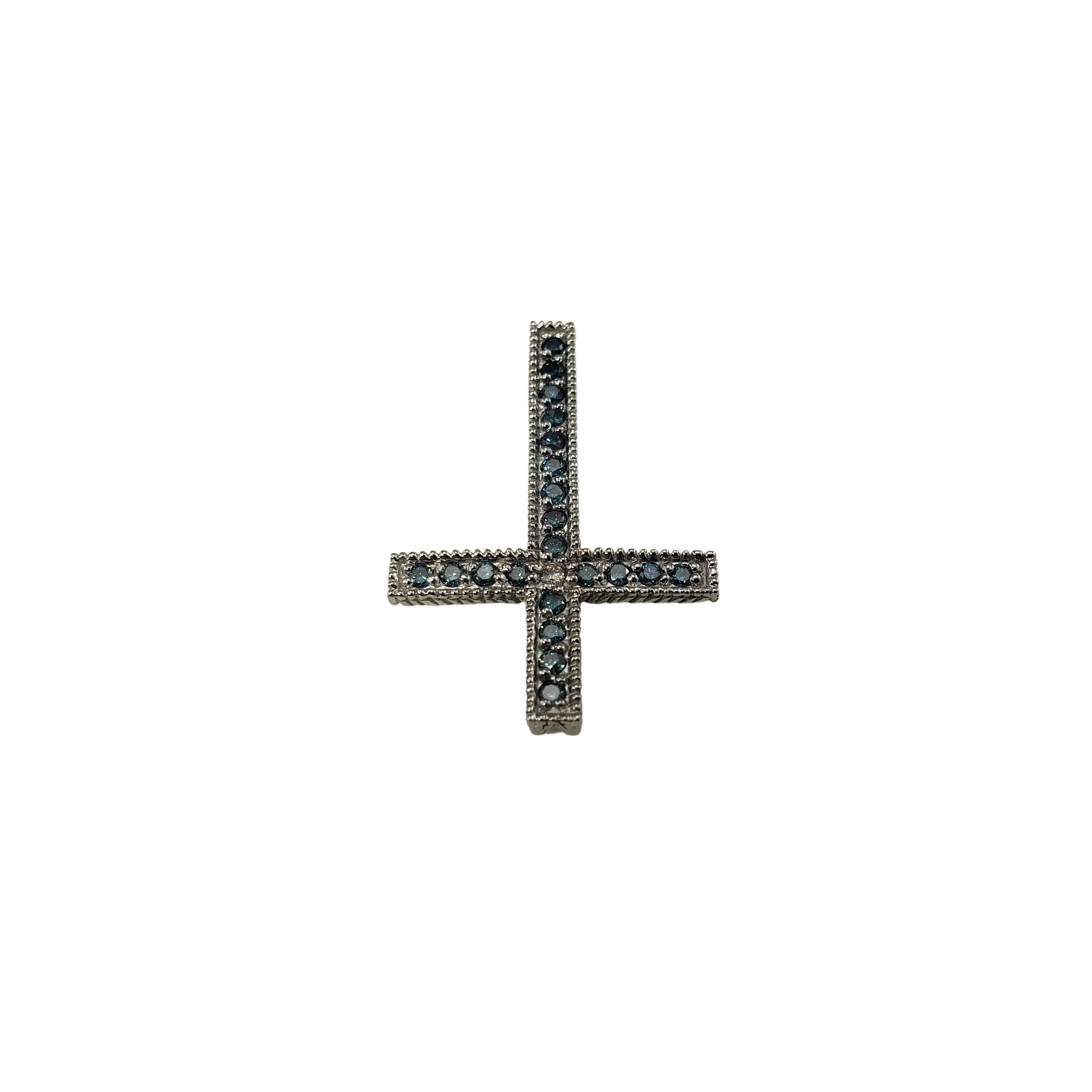 14 Karat White Gold Blue Treated Diamond Cross Pendant In Good Condition In Washington Depot, CT
