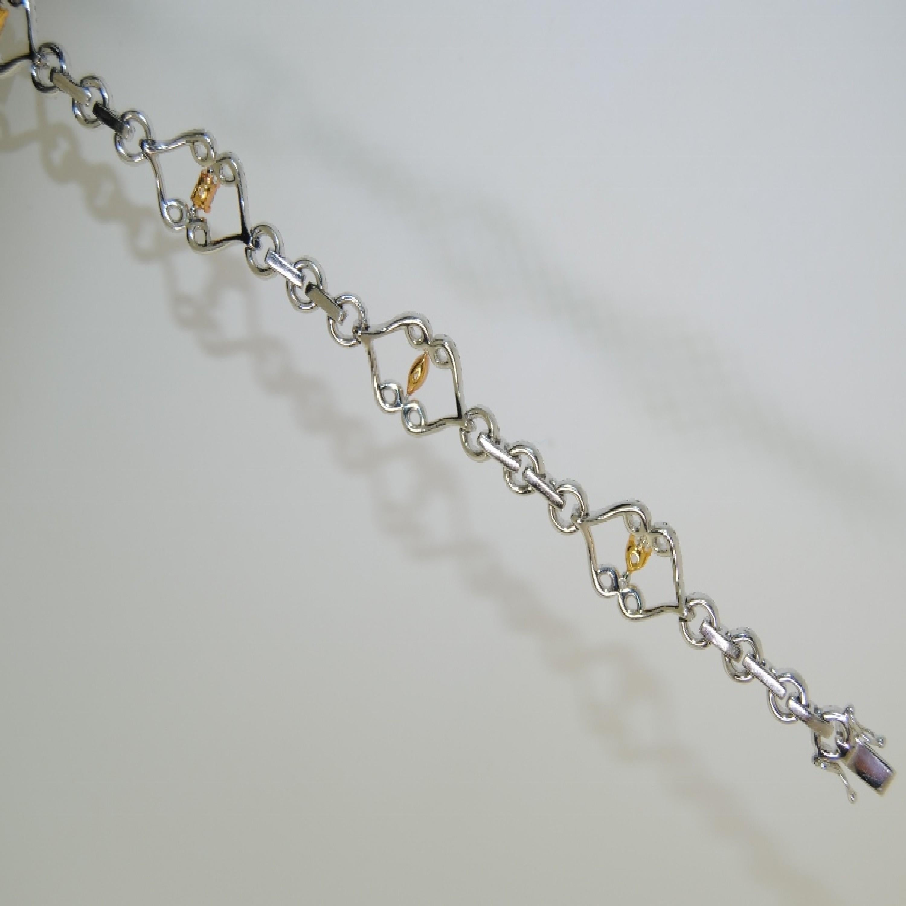 14 Karat White Gold Bracelet with White and Fancy Diamond/Yellow In New Condition For Sale In Los Angeles, CA