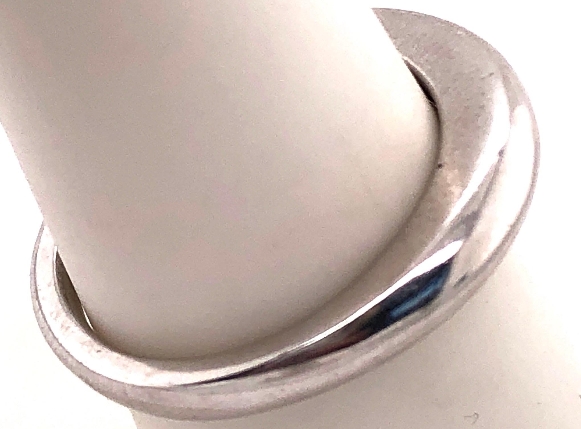 Anello nuziale in oro bianco 14 carati in vendita 1