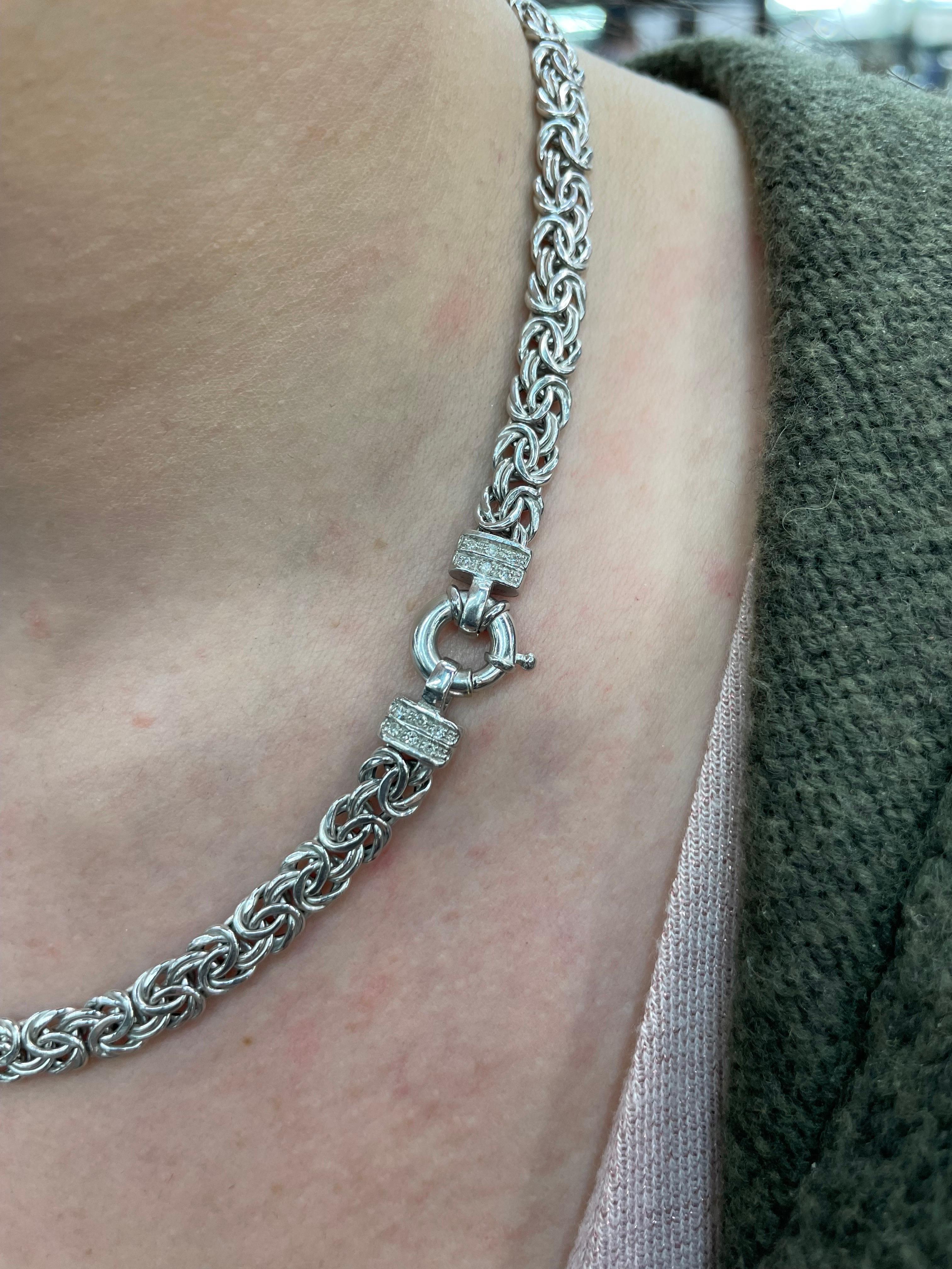 Collier byzantin en or blanc 14 carats avec diamants, 17,8 grammes, Italie en vente 5