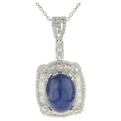 14 Karat Weißgold Cabachon Cut Saphir und Diamant verschnörkelter Tropfen-Anhänger