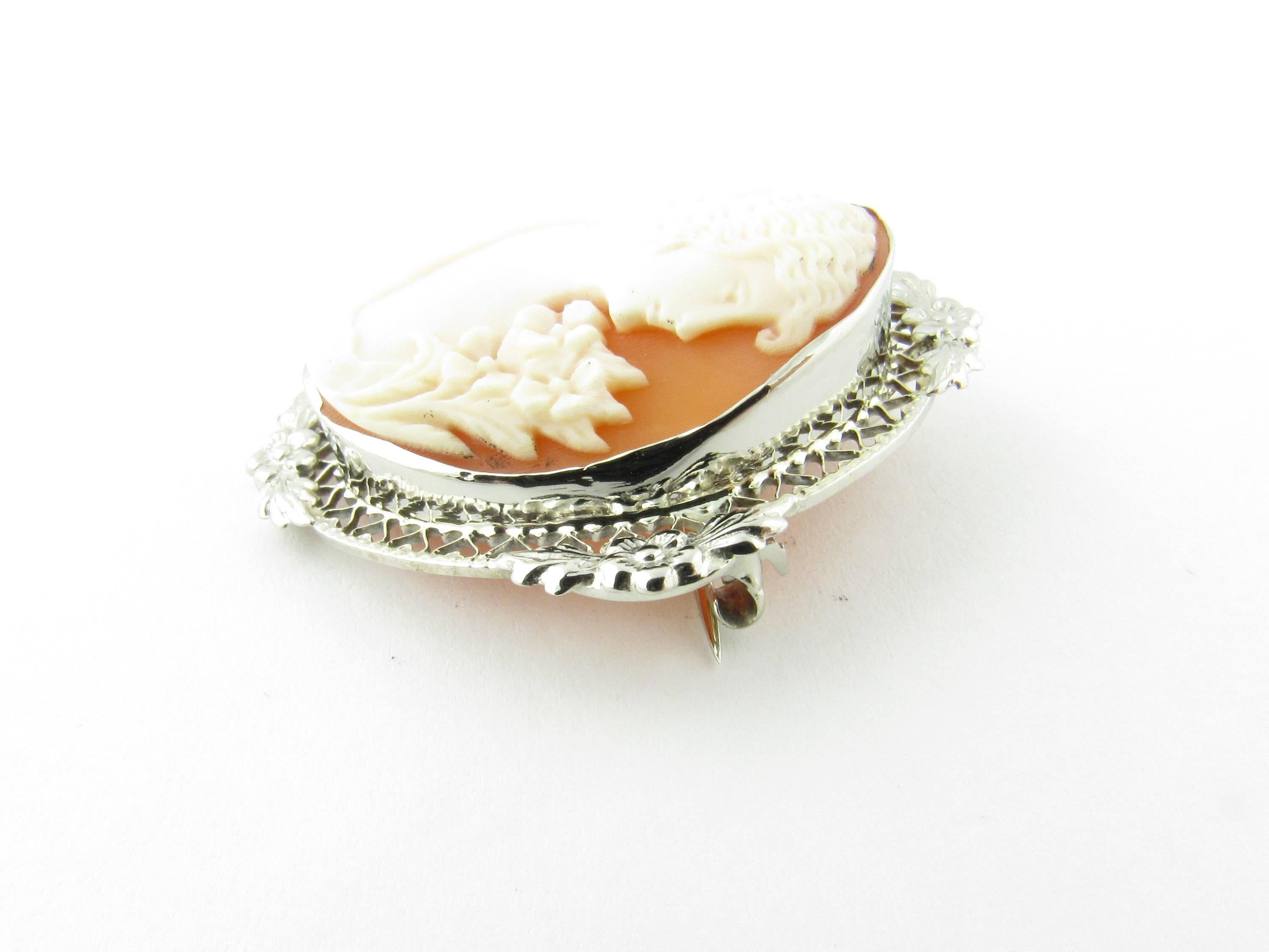 14 Karat White Gold Cameo Brooch or Pendant In Good Condition In Washington Depot, CT