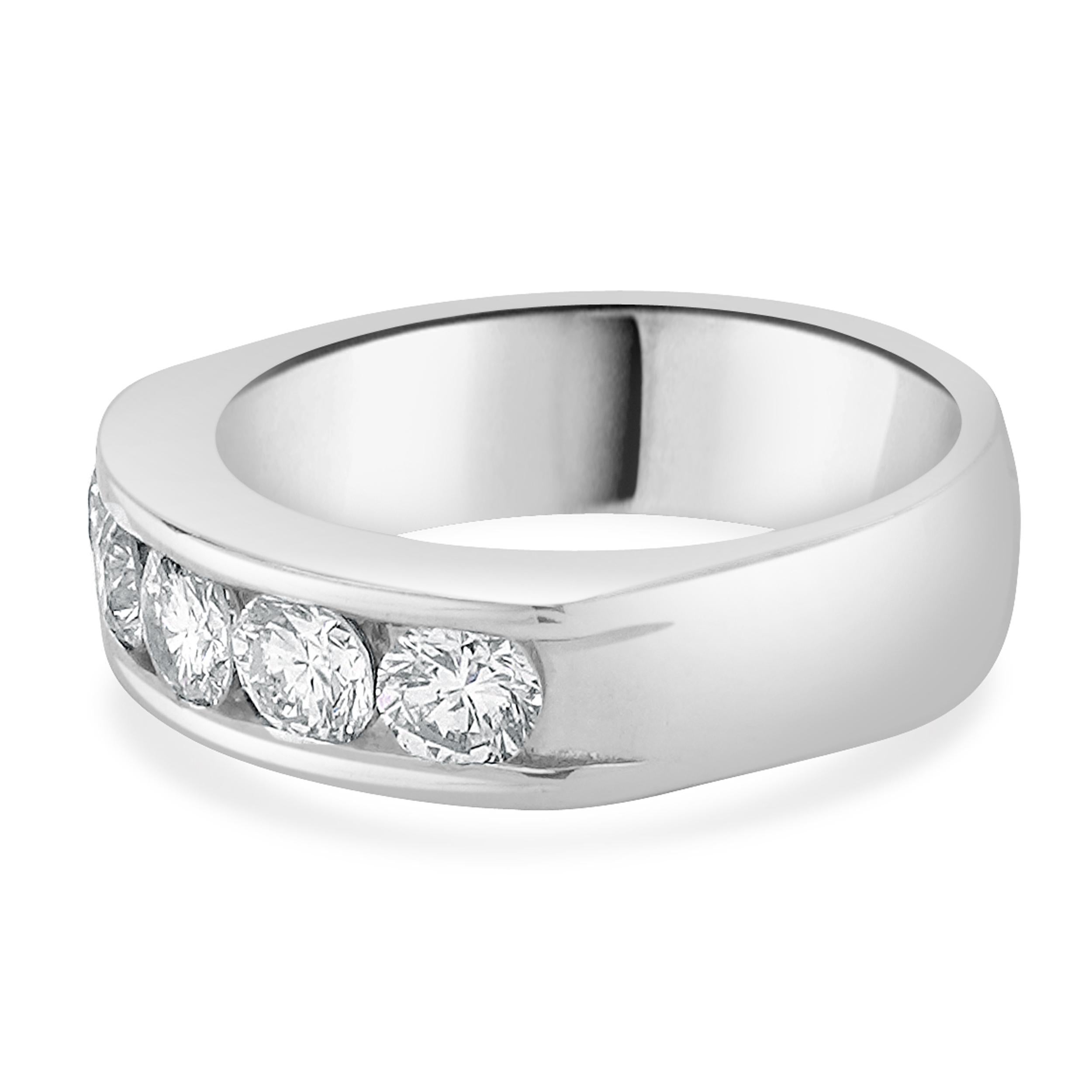 Designer: kundenspezifisch
MATERIAL: 14K Weißgold
Diamant: 5 runde Diamanten im Brillantschliff = 0,60cttw
Farbe: H
Klarheit: SI1-2
Ringgröße: 6 (bitte erlauben Sie zwei zusätzliche Versandtage für Größenanfragen)
Abmessungen: Ring ist 5.4 mm