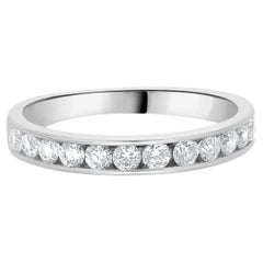 Diamantring aus 14 Karat Weißgold mit Kanalfassung