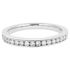 Diamantring aus 14 Karat Weißgold mit Kanalfassung