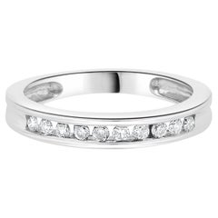 Diamantring aus 14 Karat Weißgold mit Kanalfassung