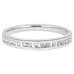 Diamantring aus 14 Karat Weißgold mit Kanalfassung