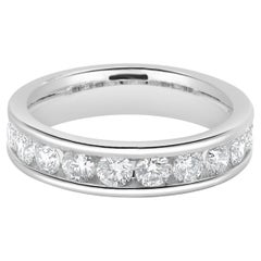 Diamantring aus 14 Karat Weißgold mit Kanalfassung