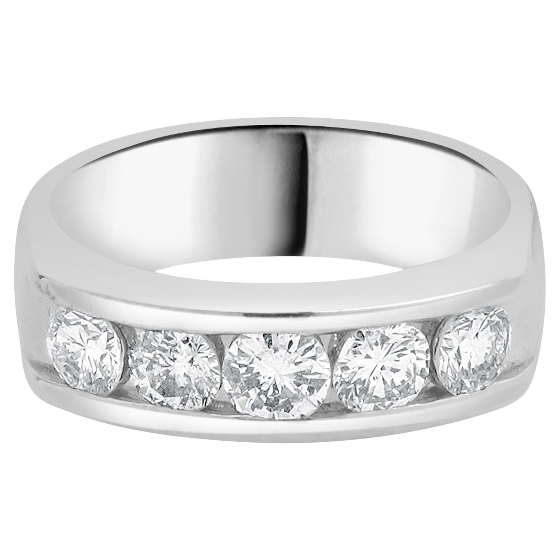 Diamantring aus 14 Karat Weißgold mit Kanalfassung