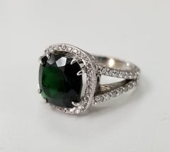 14 Karat White Gold Chrome Diopside and Diamond Ring