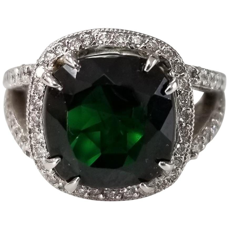 14 Karat White Gold Chrome Diopside and Diamond Ring For Sale